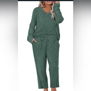 Green Ribbed Lounge Set